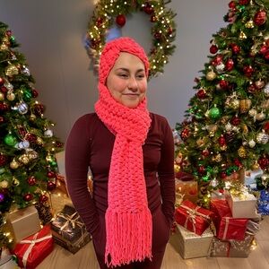 🛍️# 2594 NEW Plushy Pink Crochet Fringed Scarf and Ear Warmer Set